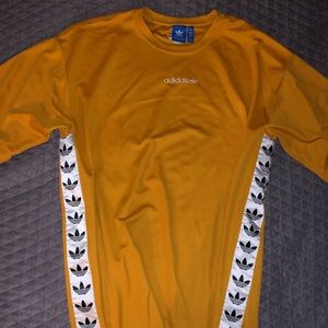 Super trendy Adidas oversized shirt